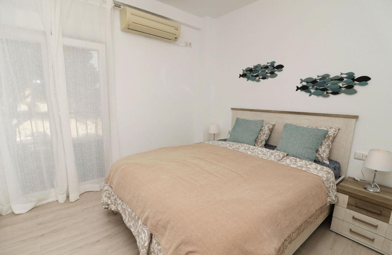 Family Apartment Walking Distance To The Sea And All Amenities Ситио-де-Калаонда Экстерьер фото